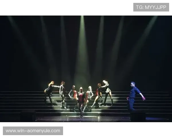 在澳门百老汇银河享受一站式娱乐体验，涵盖购物、餐饮和精彩的表演秀